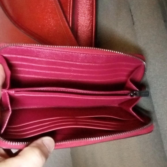 NEW - COACH 3pc Matching Large Red Metallic Tote, Wallet, and Wristlet Set - Picture 14 of 16